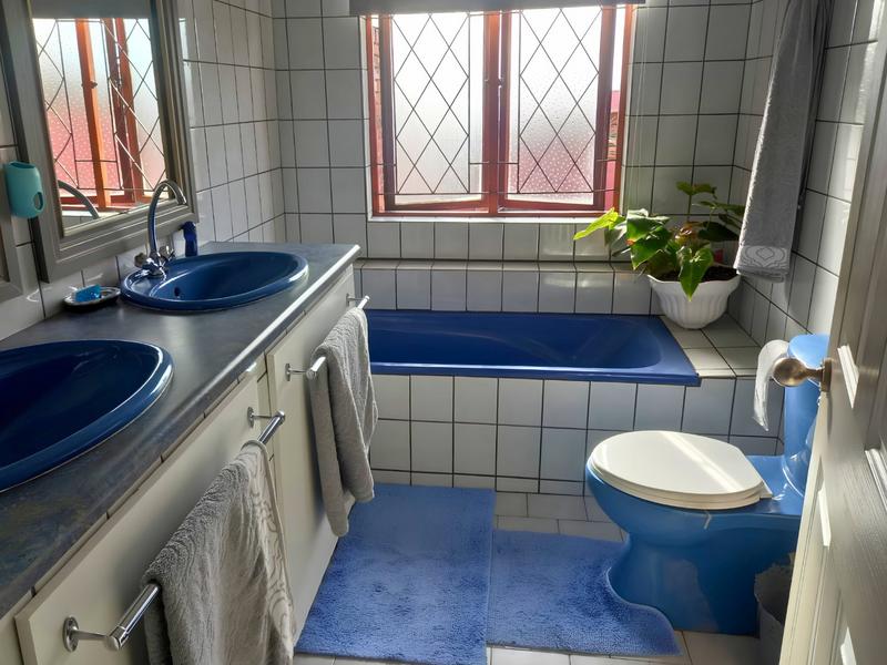 4 Bedroom Property for Sale in Heiderand Western Cape